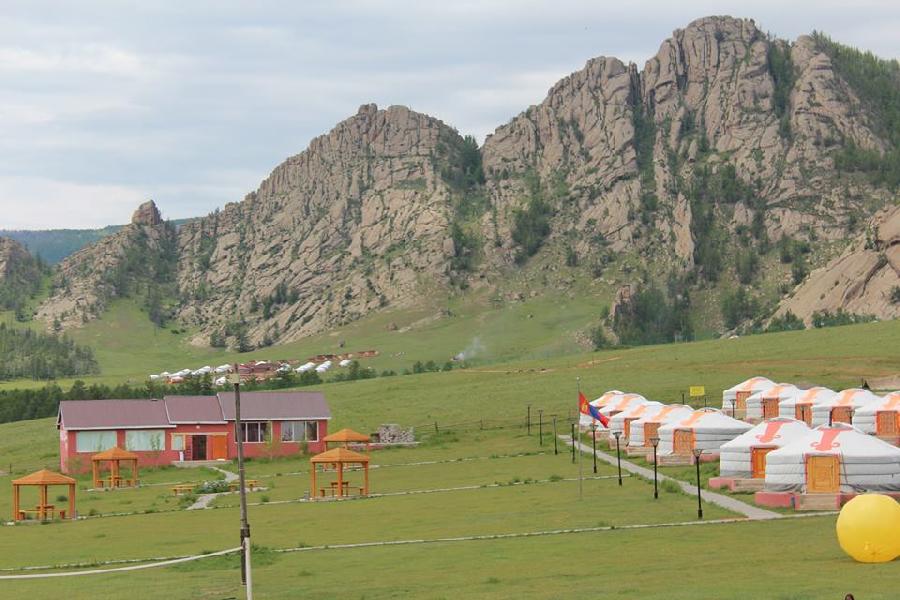 Монде тур жуулчны бааз Амралтын газар